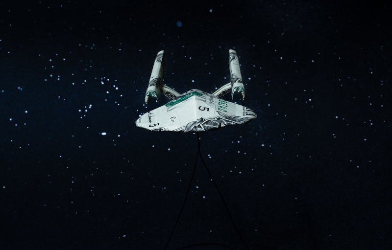 Illustration for article titled Amazing Origami Star Trek, Star Wars Spaceships Make Good Use of Dollars